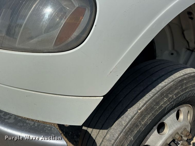 image for item EN4633 2014 Freightliner Business Class M2 semi truck