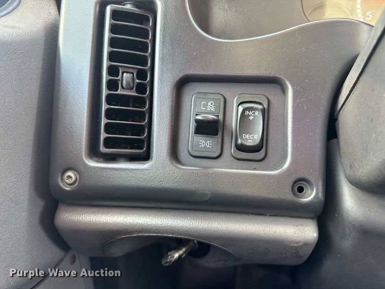 image for item EN4633 2014 Freightliner Business Class M2 semi truck