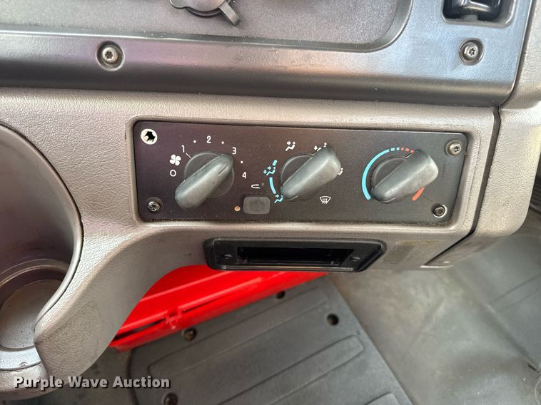 image for item EN4633 2014 Freightliner Business Class M2 semi truck