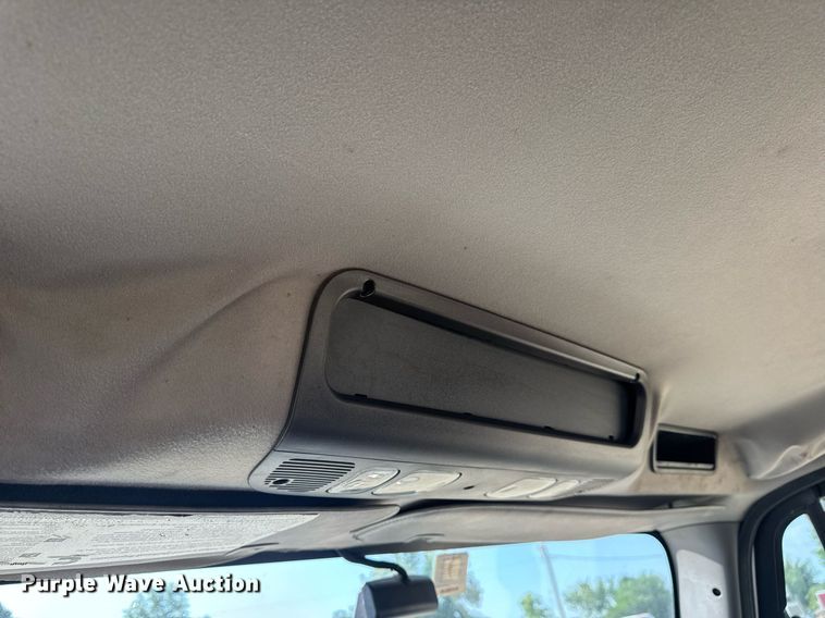 image for item EN4633 2014 Freightliner Business Class M2 semi truck