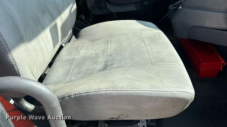 image for item EN4633 2014 Freightliner Business Class M2 semi truck