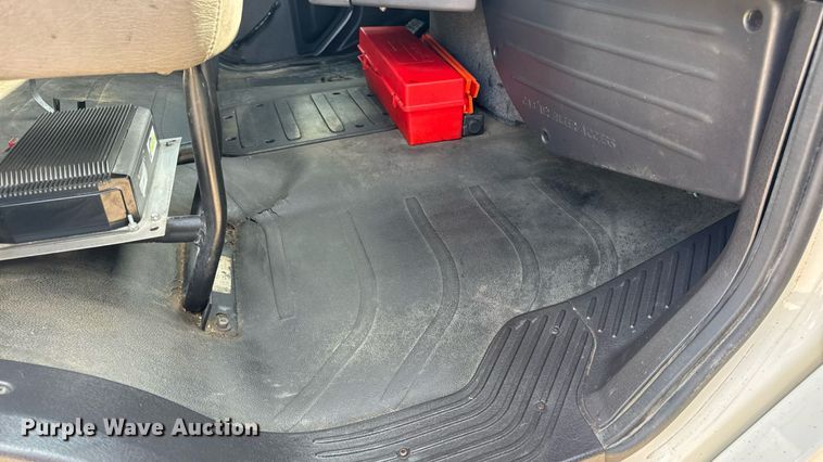 image for item EN4633 2014 Freightliner Business Class M2 semi truck