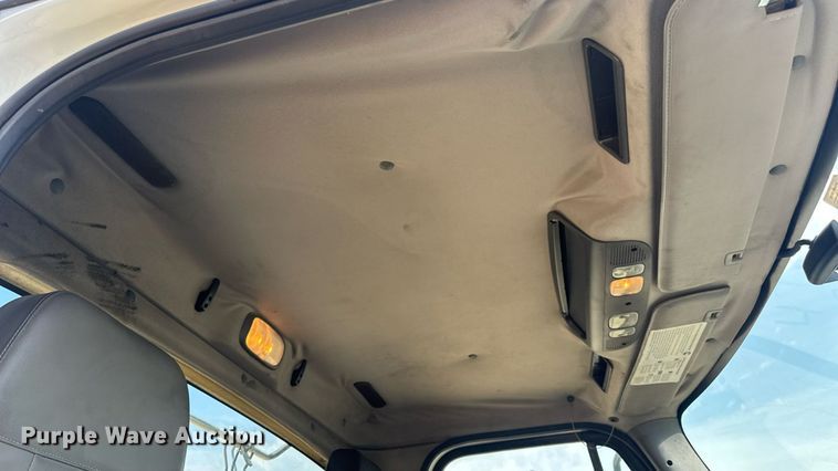 image for item EN4633 2014 Freightliner Business Class M2 semi truck