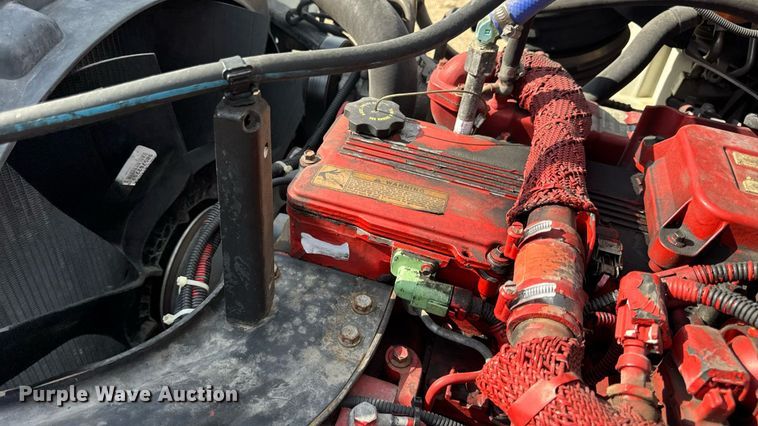 image for item EN4633 2014 Freightliner Business Class M2 semi truck