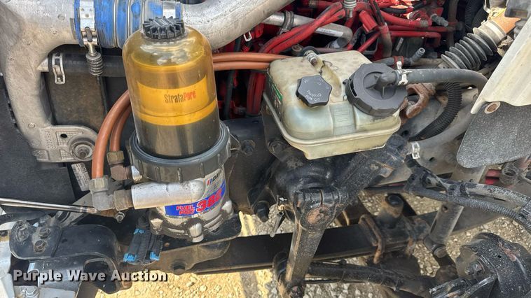 image for item EN4633 2014 Freightliner Business Class M2 semi truck