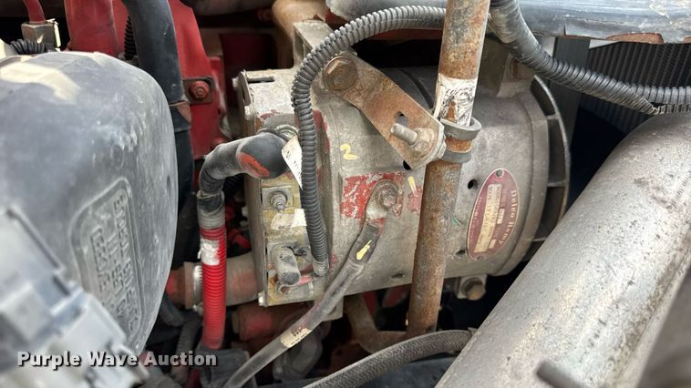 image for item EN4633 2014 Freightliner Business Class M2 semi truck