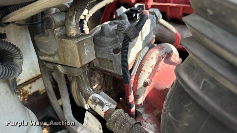 image for item EN4633 2014 Freightliner Business Class M2 semi truck