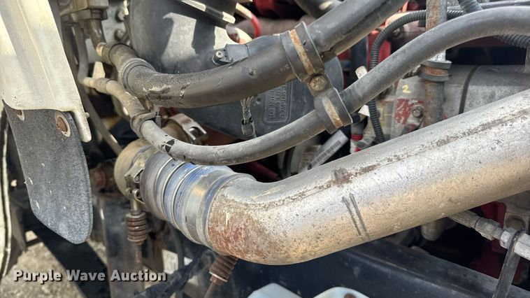 image for item EN4633 2014 Freightliner Business Class M2 semi truck