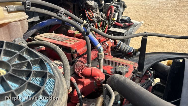 image for item EN4633 2014 Freightliner Business Class M2 semi truck