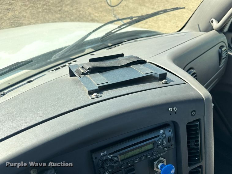 image for item EN4634 2015 Freightliner Business Class M2 semi truck