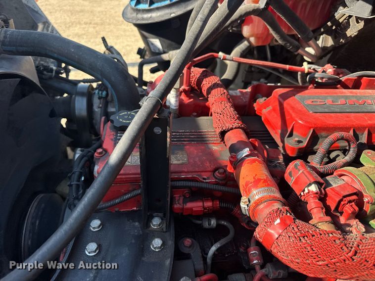 image for item EN4634 2015 Freightliner Business Class M2 semi truck