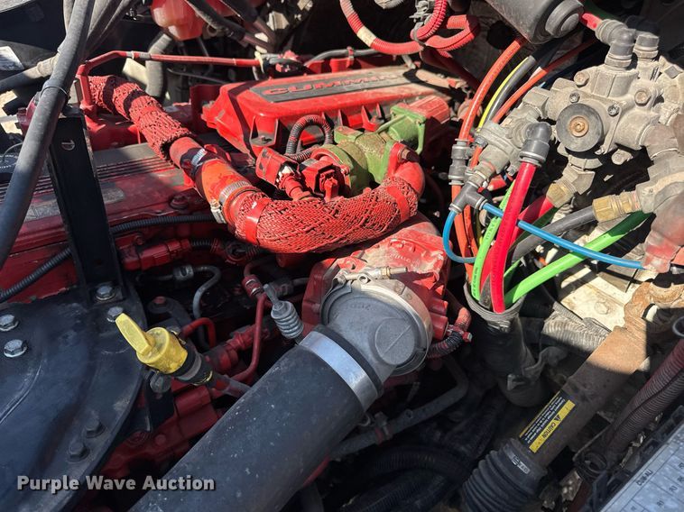 image for item EN4634 2015 Freightliner Business Class M2 semi truck