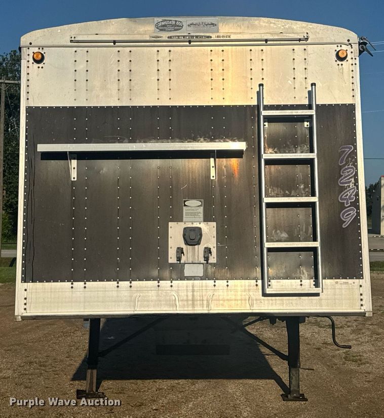 image for item EN4639 2007 Cornhusker 800ALSR-71906-5923 grain trailer