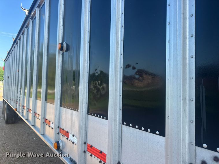 image for item EN4639 2007 Cornhusker 800ALSR-71906-5923 grain trailer