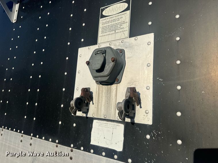 image for item EN4639 2007 Cornhusker 800ALSR-71906-5923 grain trailer