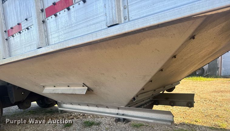 image for item EN4639 2007 Cornhusker 800ALSR-71906-5923 grain trailer