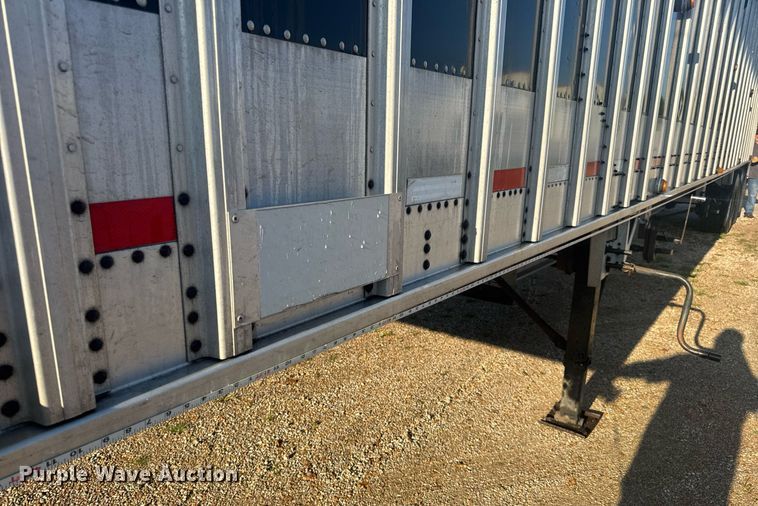 image for item EN4639 2007 Cornhusker 800ALSR-71906-5923 grain trailer