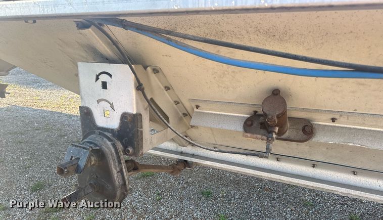 image for item EN4639 2007 Cornhusker 800ALSR-71906-5923 grain trailer