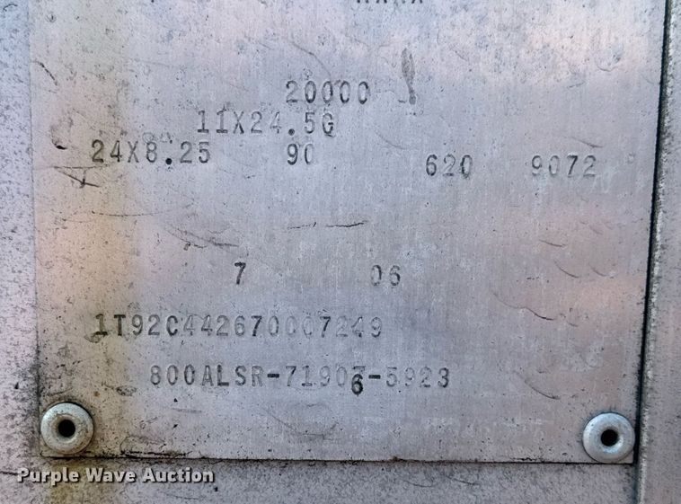 image for item EN4639 2007 Cornhusker 800ALSR-71906-5923 grain trailer