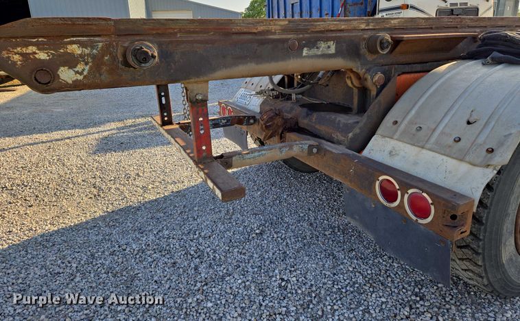 image for item EN8166 1989 Ford L9000 roll-off container truck