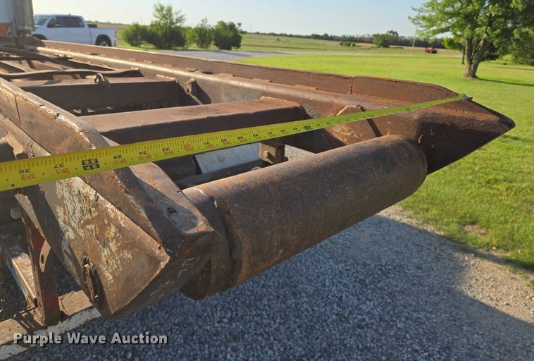 image for item EN8166 1989 Ford L9000 roll-off container truck