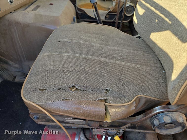 image for item EN8166 1989 Ford L9000 roll-off container truck