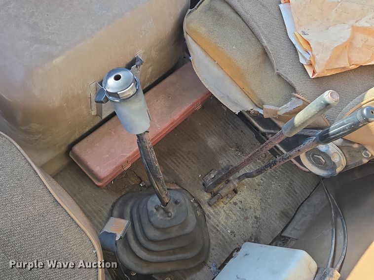 image for item EN8166 1989 Ford L9000 roll-off container truck