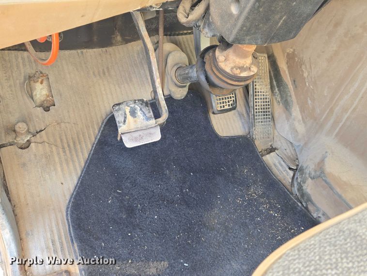 image for item EN8166 1989 Ford L9000 roll-off container truck