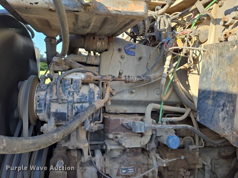 image for item EN8166 1989 Ford L9000 roll-off container truck