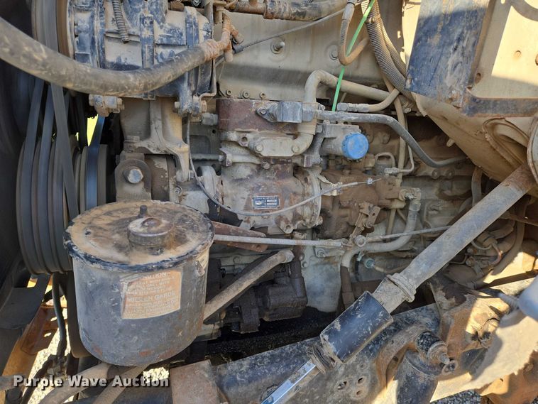 image for item EN8166 1989 Ford L9000 roll-off container truck