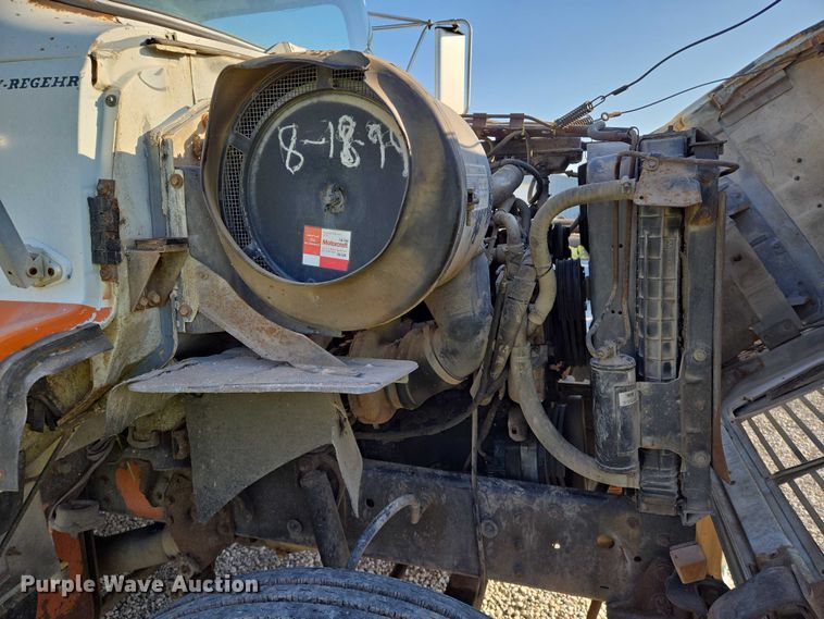 image for item EN8166 1989 Ford L9000 roll-off container truck