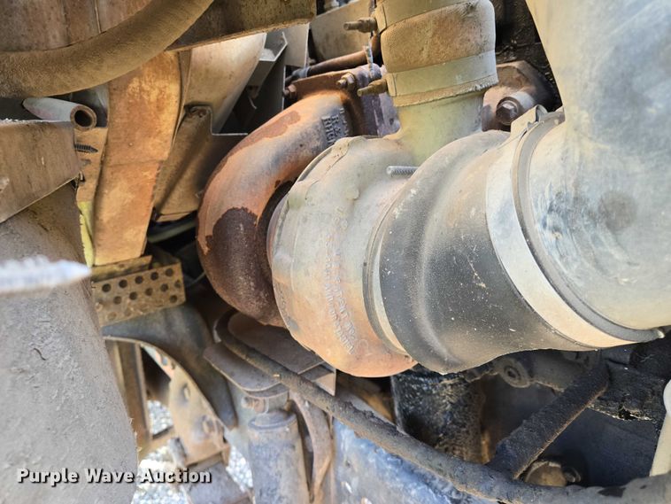 image for item EN8166 1989 Ford L9000 roll-off container truck