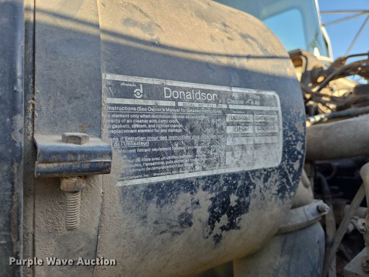 image for item EN8166 1989 Ford L9000 roll-off container truck