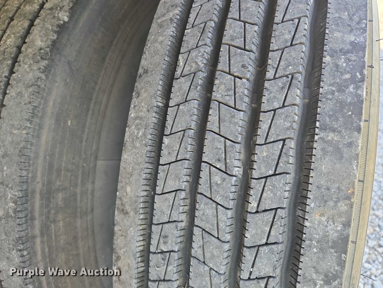 image for item EN8166 1989 Ford L9000 roll-off container truck