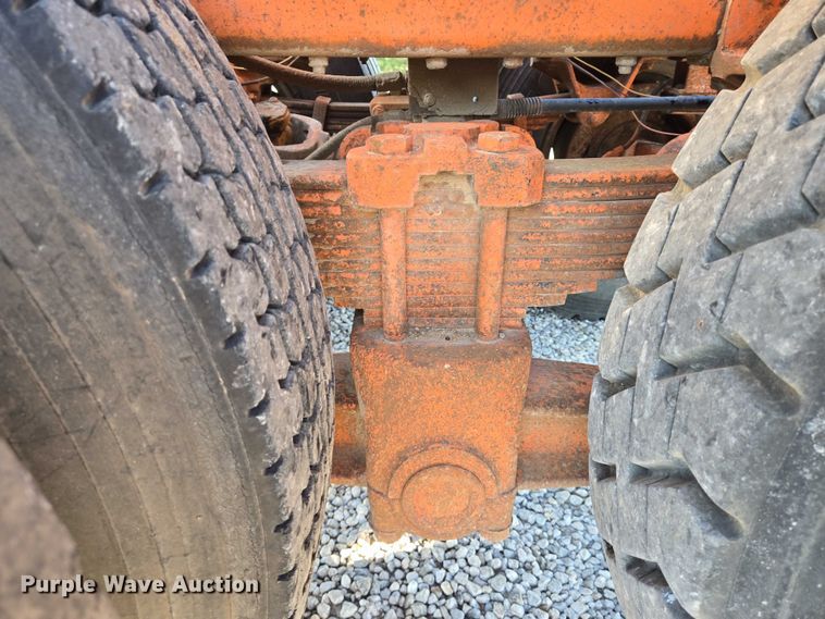 image for item EN8166 1989 Ford L9000 roll-off container truck