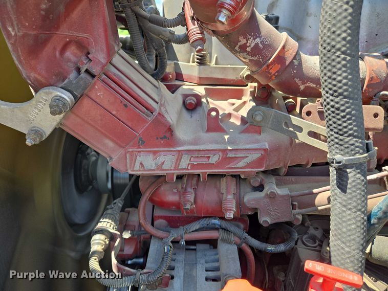 image for item EN8257 2009 Mack CXU613 semi truck