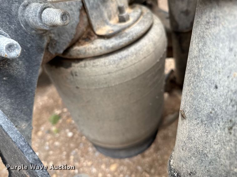 image for item EQ4929 2017 International Prostar semi truck