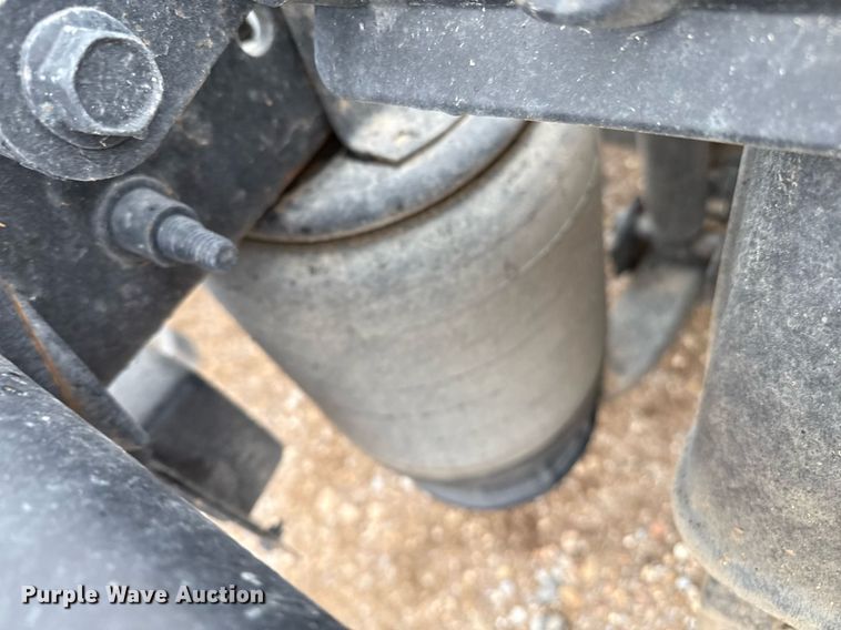 image for item EQ4929 2017 International Prostar semi truck