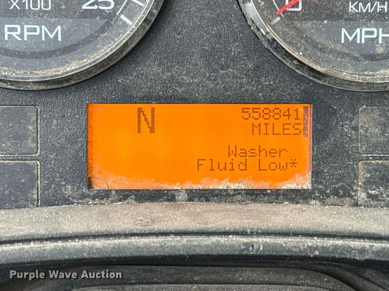 image for item EQ4929 2017 International Prostar semi truck