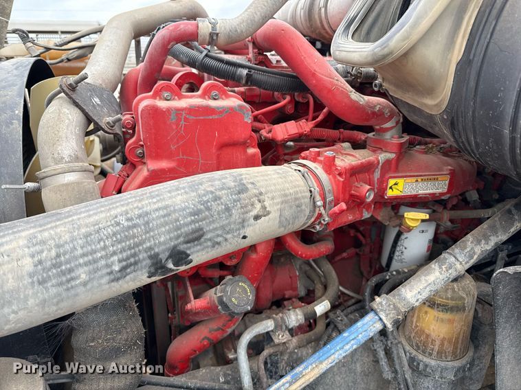 image for item EQ4929 2017 International Prostar semi truck