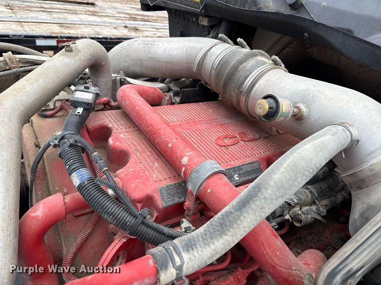 image for item EQ4929 2017 International Prostar semi truck