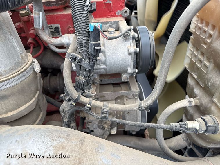 image for item EQ4929 2017 International Prostar semi truck