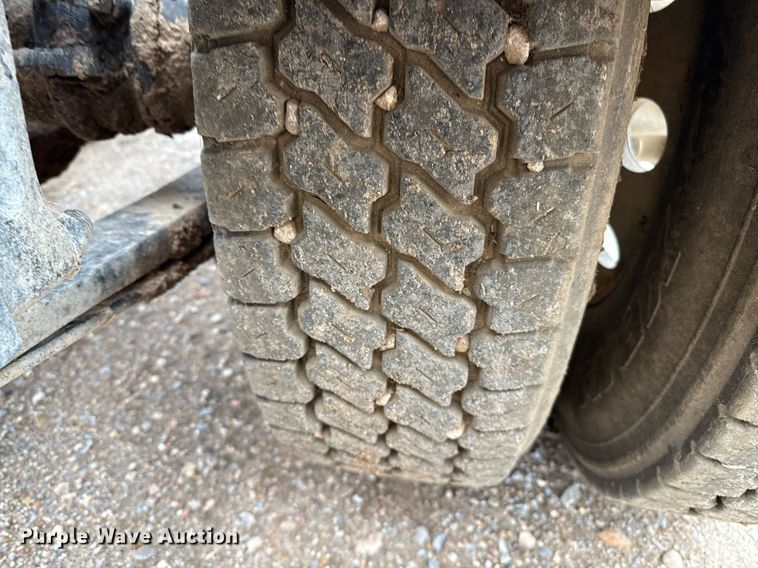 image for item EQ4929 2017 International Prostar semi truck