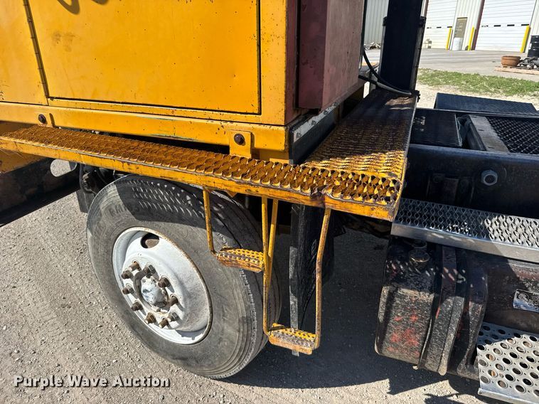 image for item ER2093 1982 Ottawa Commando 30 yard truck