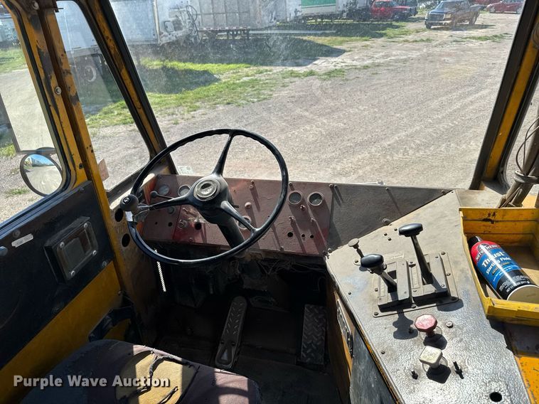 image for item ER2093 1982 Ottawa Commando 30 yard truck