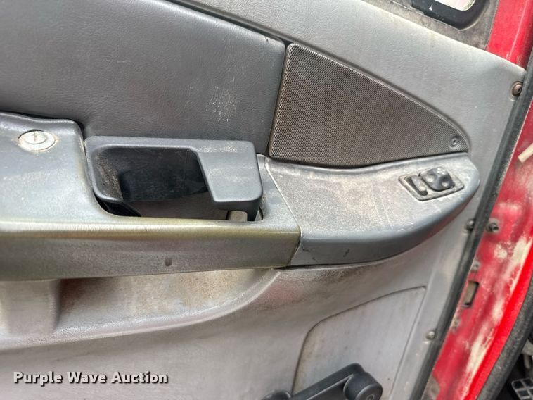 image for item ER2135 2004 Freightliner Columbia semi truck