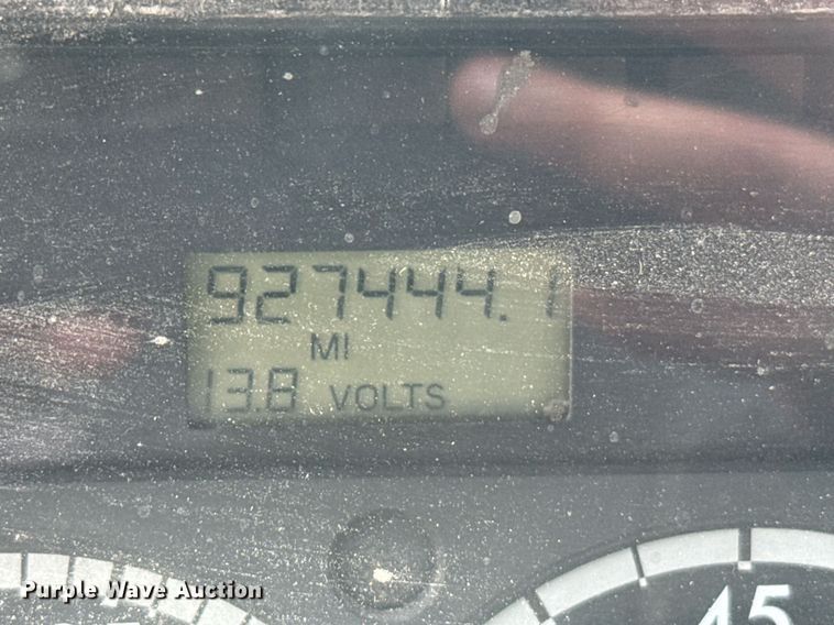 image for item ER2135 2004 Freightliner Columbia semi truck