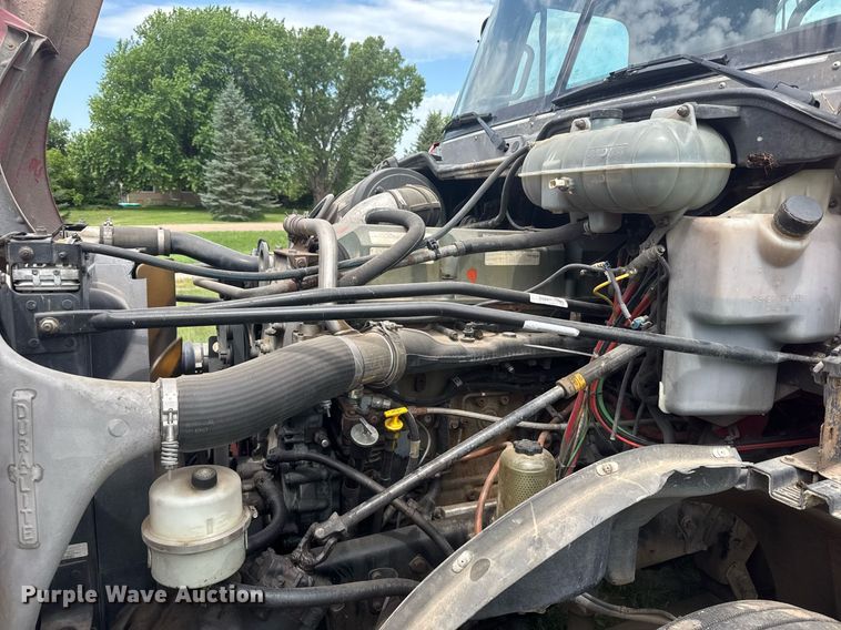 image for item ER2135 2004 Freightliner Columbia semi truck