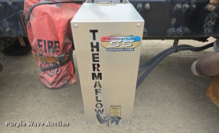 image for item ER5260 2017 Freightliner Cascadia 125 semi truck