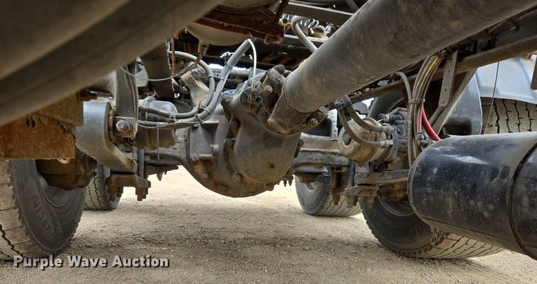 image for item ER5260 2017 Freightliner Cascadia 125 semi truck